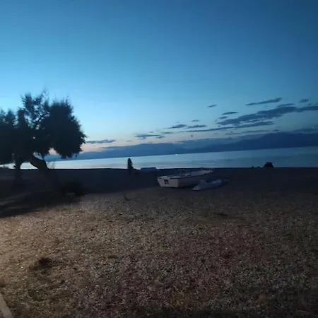 Πολυτελής Μεζονέτα 145 Τμ Στο Κιάτο, 3 Λεπτά Από Τη Θάλασσα Holiday home *